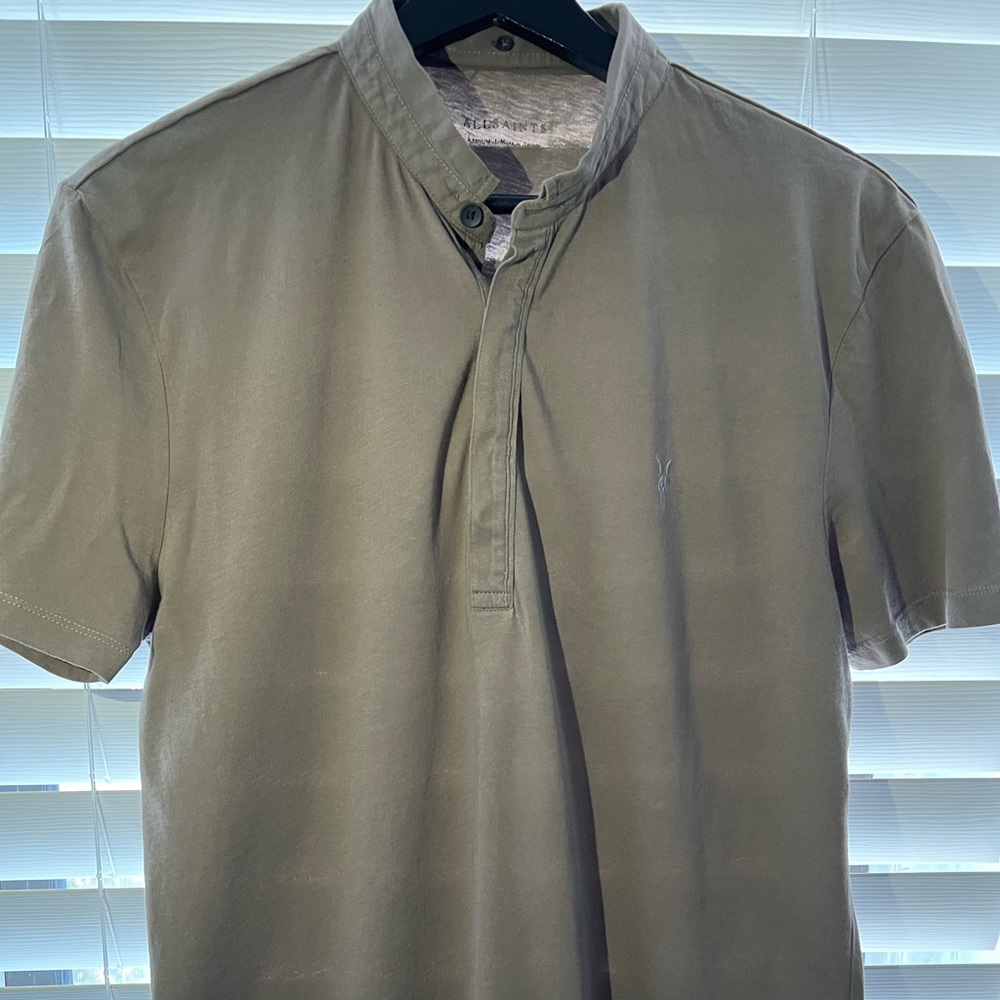 ALL SAINTS Men’s reverse collar button down T shirt